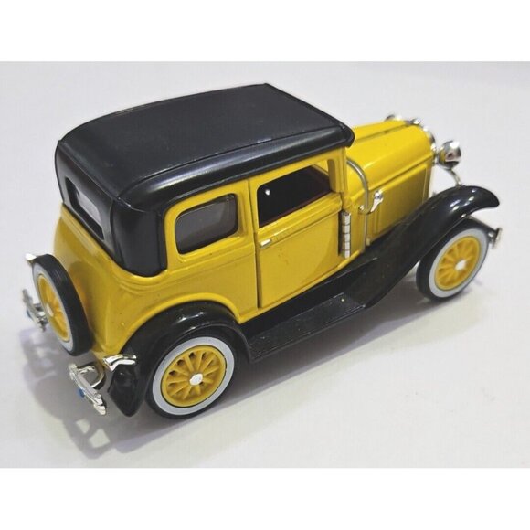 1930 Ford Crown Victoria 1:32 Diecast Car  ARKO Black & Yellow - Picture 6 of 14